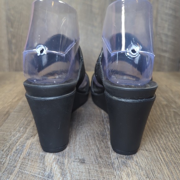 Crocs Leigh II Women's Black 2 Strap Wedge Sandal Women's Size 7 Dual Comfort - Picture 7 of 13